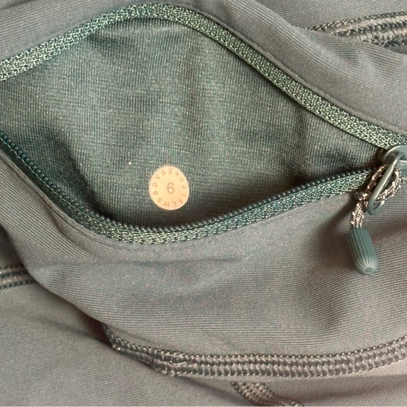 Lululemon Sz 6 Tight Stuff Tight II 2 Crop 25” Reflective Dots Luxtreme - Picture 6 of 10